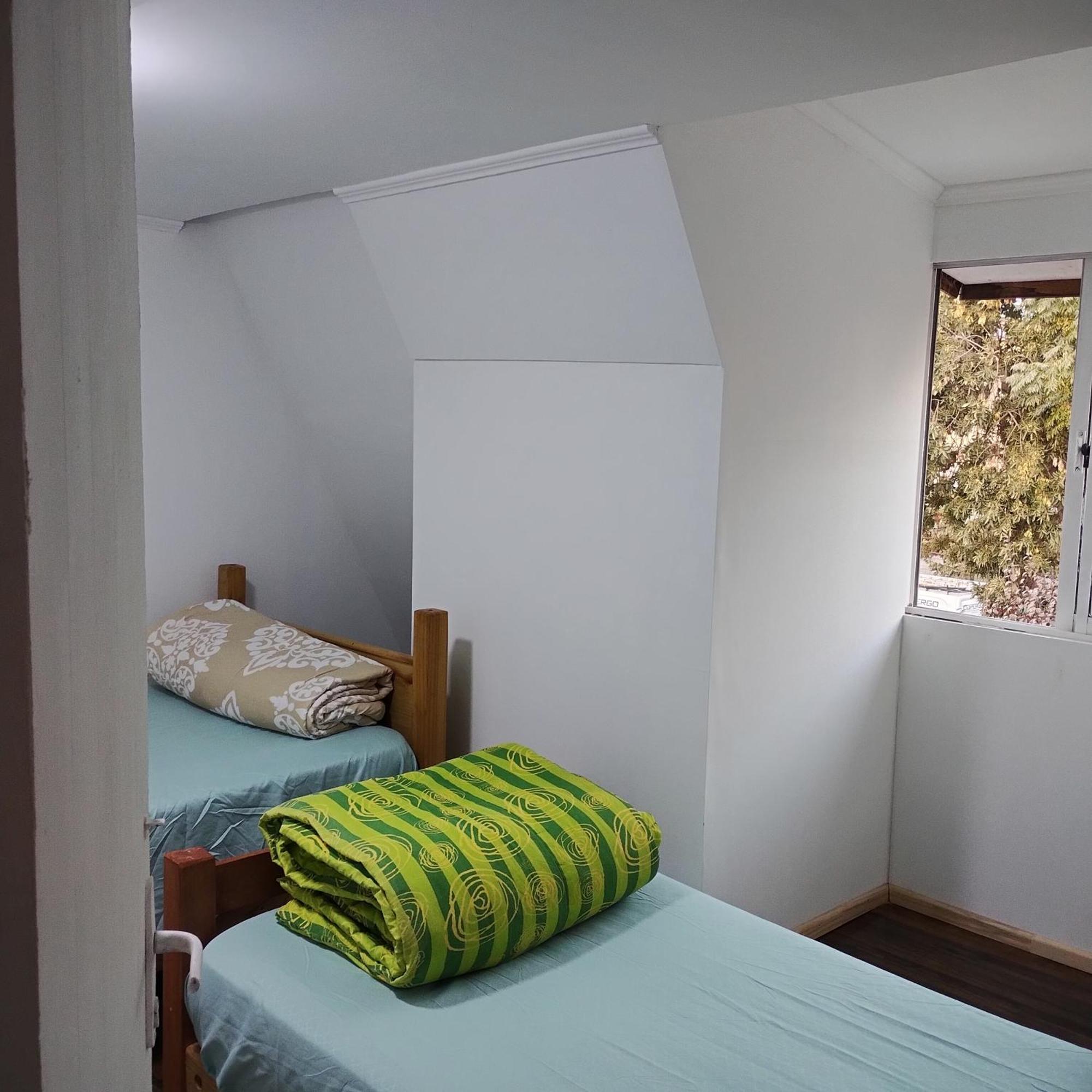 圣地亚哥Backpackers House - Near The Airport公寓 外观 照片